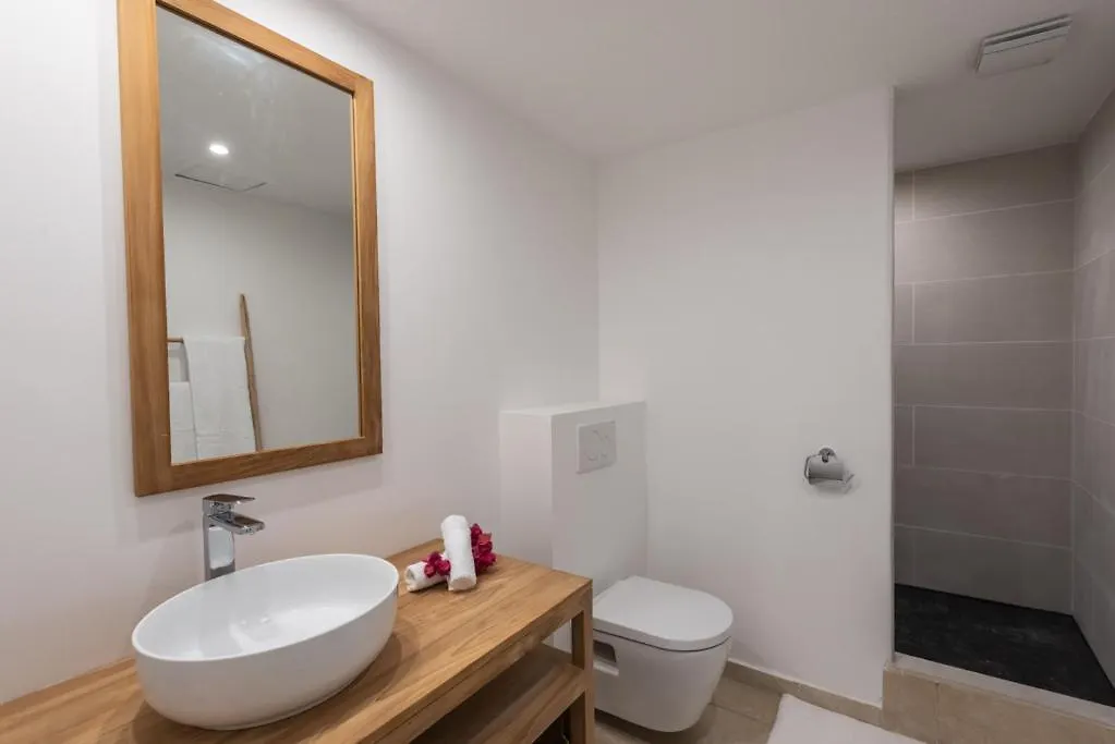 Beautiful 1 Bedroom Apartment In Orient Bay - Saint-Martin 0*,