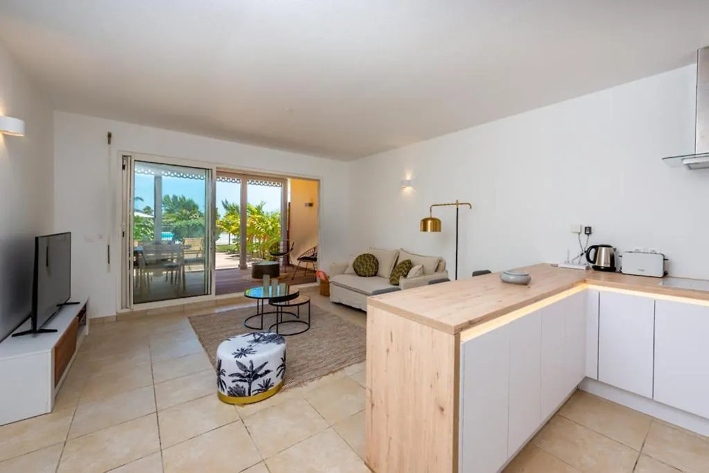 Beautiful 1 Bedroom Apartment In Orient Bay - Saint-Martin contacts